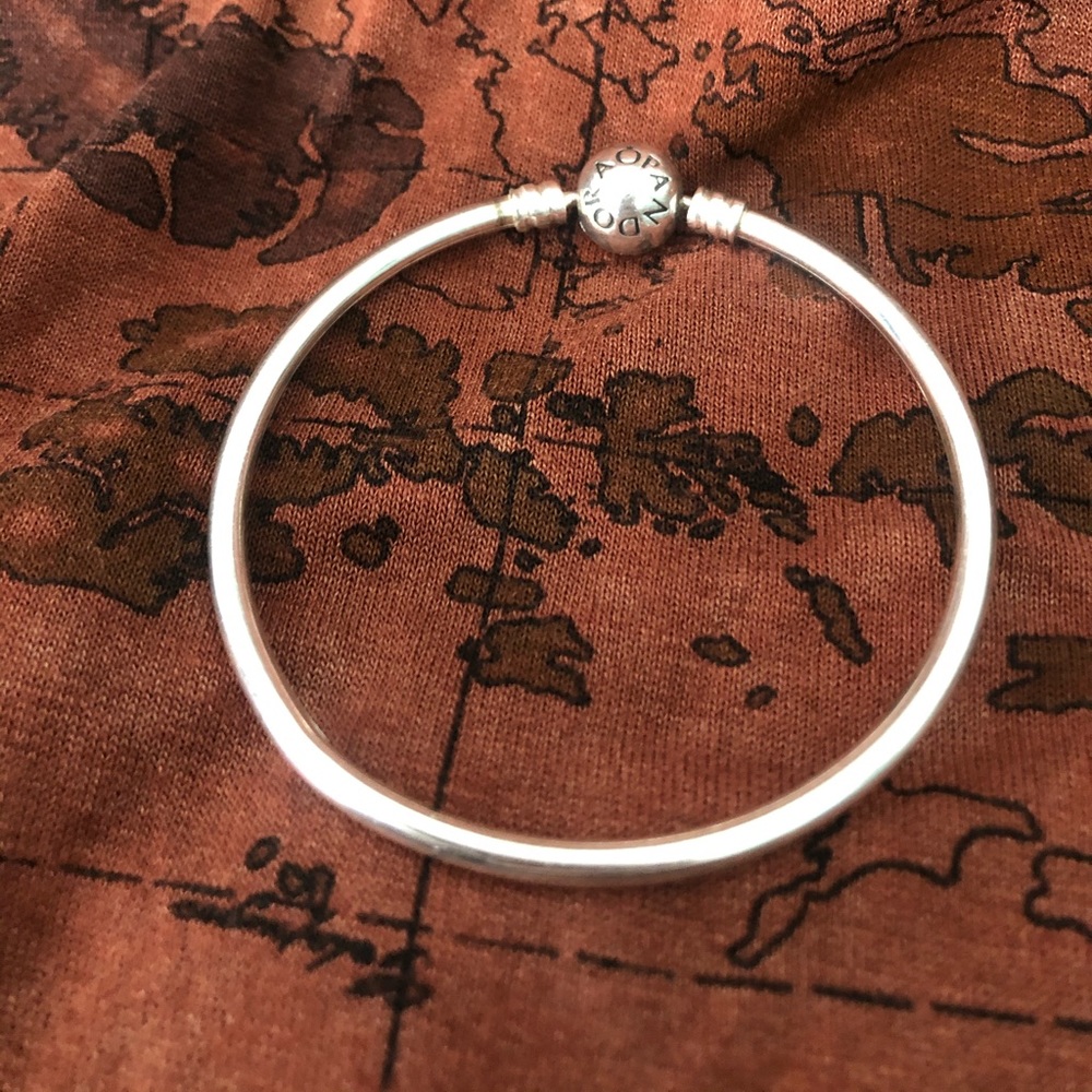 Pandora bangle .925 sterling silver size 17/small